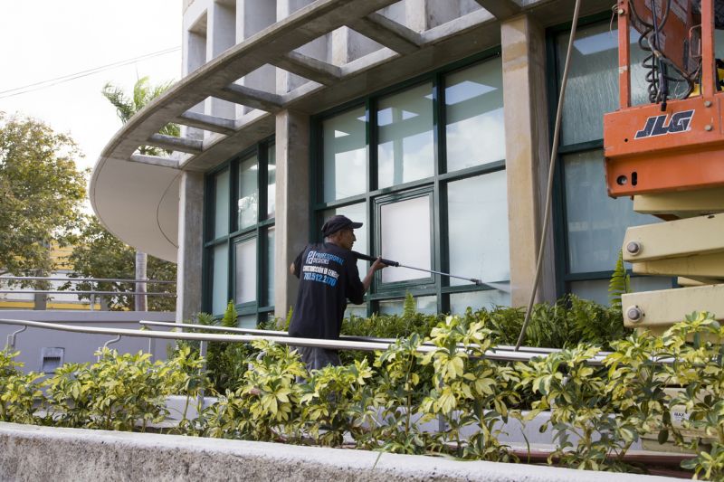Get Powerwashing Service